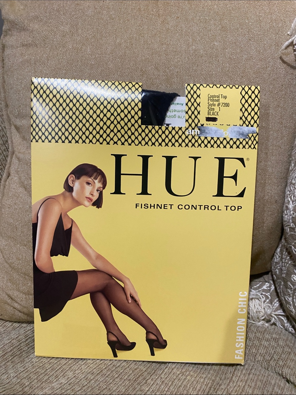 ♠️NWT HUE Black Fishnet Control Top Pantyhose - Picture 2 of 8